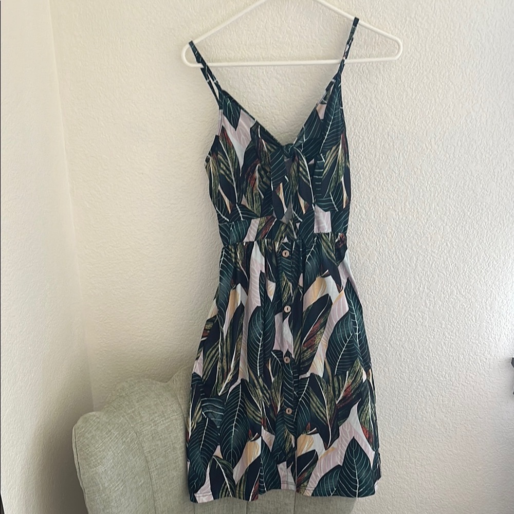 Leaf Patterned Spaghetti Strap Keyhole Dress